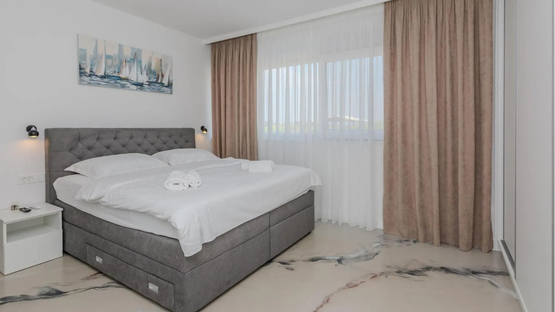 別荘 Gorgeous Home In Vrsi With Outdoor Swimming Pool