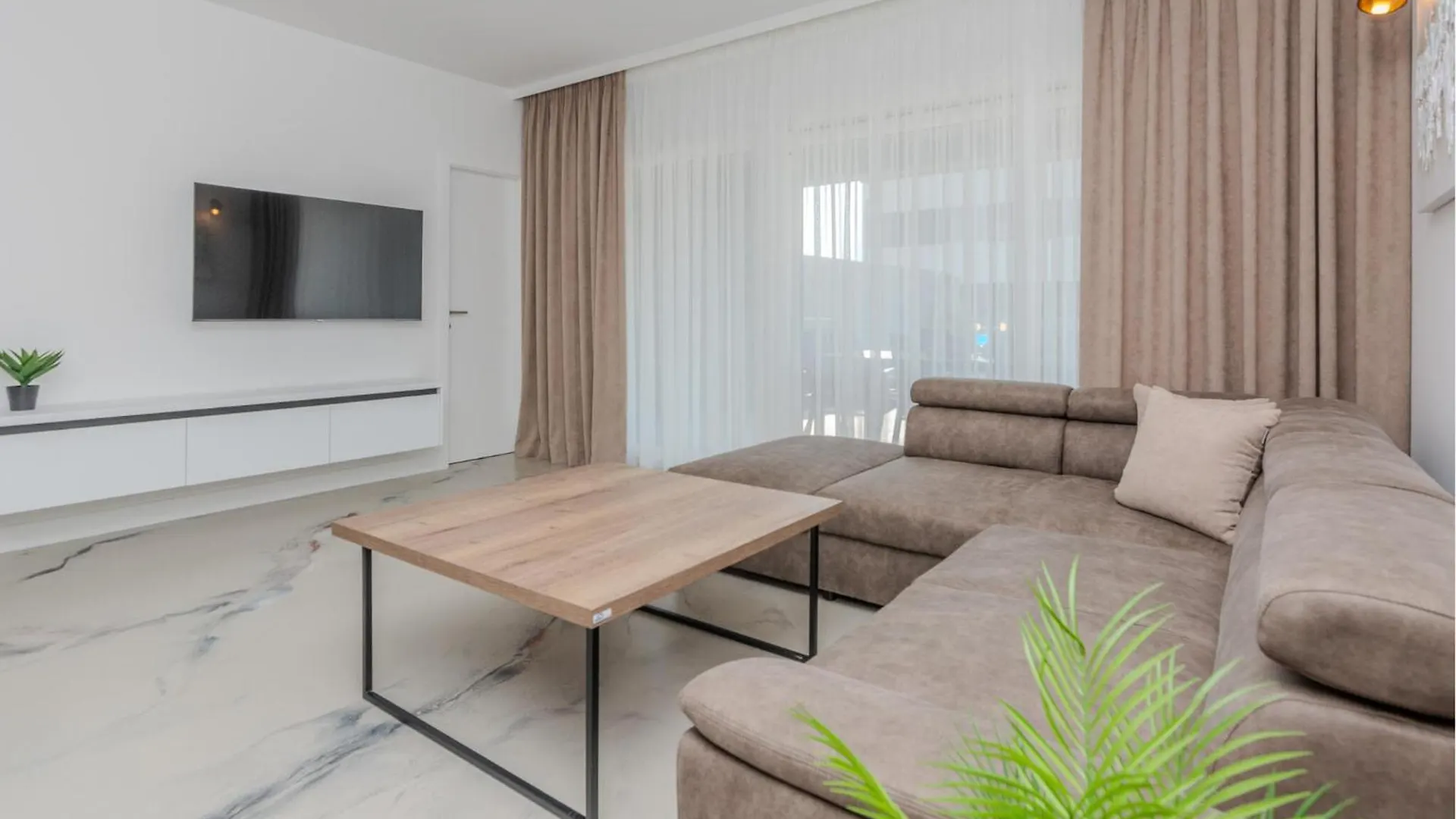別荘 Gorgeous Home In Vrsi With Outdoor Swimming Pool