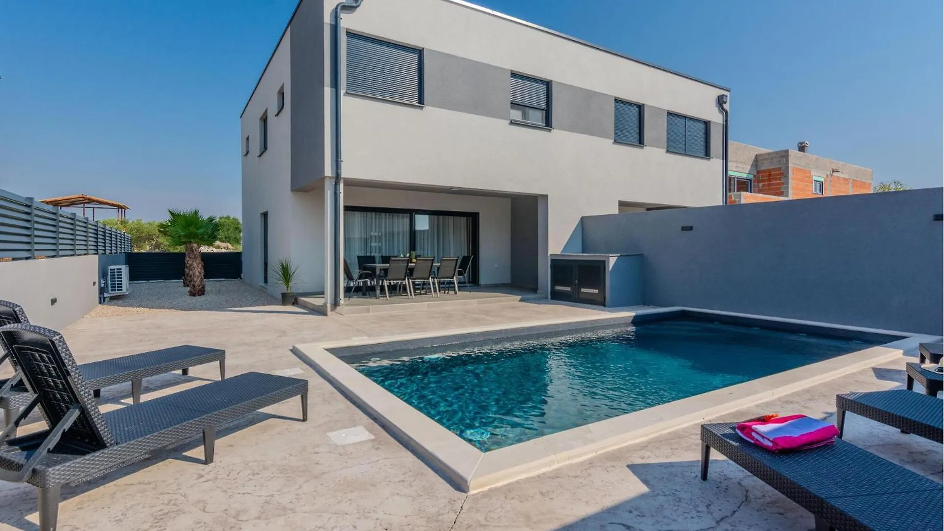 Gorgeous Home In Vrsi With Outdoor Swimming Pool